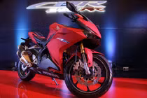 “Soi” Honda CBR250RR 2018 màu mới giá 96 triệu