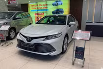 Toyota Camry 2020 tại Việt Nam bất ngờ giảm 25 triệu đồng
