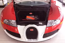 Siêu xe Bugatti 50 tỷ của Minh Nhựa “đắp chiếu” chờ khách