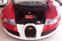 Siêu xe Bugatti 50 tỷ của Minh Nhựa “đắp chiếu” chờ khách