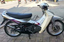 Xe máy Suzuki RGV dùng 17 năm bán 200 triệu tại Sài Gòn