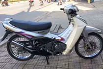 Xe máy Suzuki RGV dùng 17 năm bán 200 triệu tại Sài Gòn