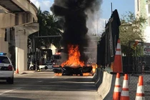 Siêu xe Lamborghini Gallardo bốc cháy ngùn ngụt trên phố 