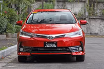 “Soi” Toyota Corolla Altis 2.0V giá 925 triệu tại Việt Nam