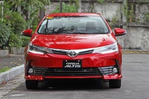 “Soi” Toyota Corolla Altis 2.0V giá 925 triệu tại Việt Nam