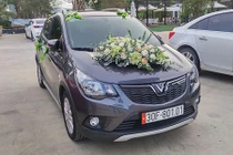Dân chơi Hà thành rước dâu bằng xe Vinfast Fadil giá rẻ