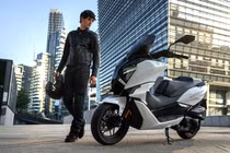 Morbidelli SC300 giá 117,6 triệu, xe ga Ý "xịn" hơn Honda SH 350i