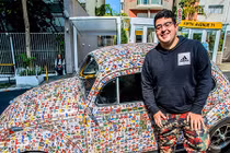 Fan cuồng World Cup 2018 phủ kín xe Volkswagen Beetle bằng... cầu thủ