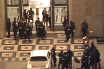 Landmark 81: Thanh niên nghi ngáo đá chém người bị thương