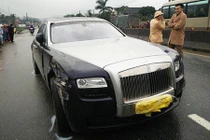 "Xế hộp" Rolls-Royce hơn 10 tỷ gây tai nạn tại Hà Tĩnh