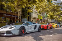 Dàn siêu xe trăm tỷ khoe dáng trước nhà Cường Đô la