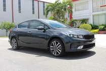 Kia Cerato 2016 bất ngờ giảm giá 51 triệu đồng