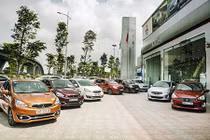 Loạt ôtô mới cắt trang bị, giảm giá “câu khách” Việt