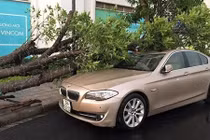 250 ôtô đã bị hư hỏng trong siêu giông tại Hà Nội