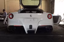 Siêu xe Ferrari F12 Berlinetta bất ngờ cập bến Việt Nam