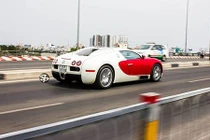 Xem dàn siêu xe trăm tỷ “đọ sức” trên cao tốc Việt Nam