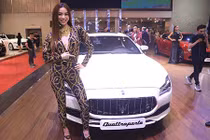 Hà Hồ đọ dáng cùng dàn người đẹp và xe sang Maserati 