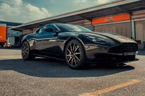 Cận cảnh Aston Martin DB11 hơn 16 tỷ tại Việt Nam
