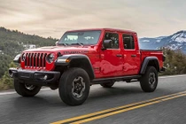 Bán tải Jeep Gladiator mới có giá từ 778 triệu đồng 