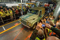 Chiếc Land Rover Defender cuối cùng sau 68 năm