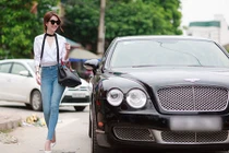 “Nữ hoàng nội y” cưỡi xe sang Bently tiền tỷ tại Bắc Ninh