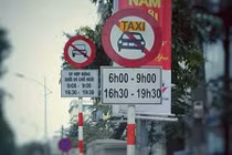 Cấm Uber, Grab hoạt động tại 13 tuyến phố Hà Nội giờ cao điểm