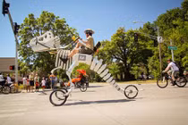 Xe đạp “hàng độc” cho fan cuồng Công viên kỷ Jura
