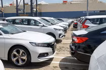 Thiếu hụt nguồn cung, lượng ôtô nhập khẩu về Việt Nam giảm mạnh