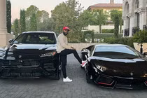 Tay đấm tỷ đô giới thiệu dàn xe "hàng khủng" 16 chiếc cùng màu