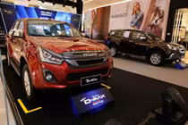 Isuzu Mu-X giảm tới 130 triệu tại Việt Nam, có thoát ế?