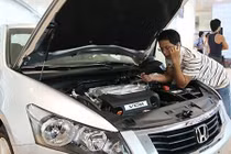 Giảm giá “sấp mặt”, thị trường ôtô Việt vẫn tụt dốc 