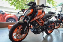 KTM 390 Duke 2018 về Việt Nam "đấu" Kawasaki Z300