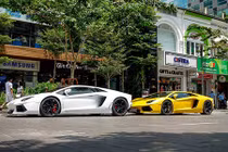 Bộ đôi siêu xe Lamborghini Aventador "gầm rú" tại Sài Gòn