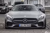 Tesla S P85D 700 hp thất bại trước Mercedes-AMG GT S