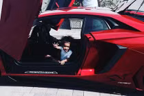 Chris Brown vừa “đập thùng” Lamborghini Aventador SV