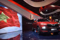 Cận cảnh VinFast LUX SA2.0 tại triển lãm ôtô Paris 2018