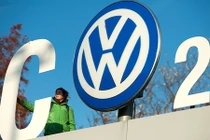 Volkswagen sẽ ngừng sản xuất xe động cơ diesel và xăng