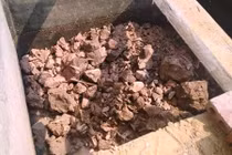 Vụ tìm thấy hài cốt dưới bể phốt: Hé lộ dấu hiệu bất thường