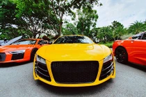 Dân chơi siêu xe Audi R8 tại Sài Gòn tụ hội "show hàng"