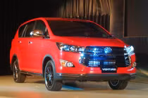 Toyota Innova Venturer mới “chốt giá” 855 triệu đồng