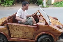 Nông dân Sơn Tây chế “siêu xe gỗ”... Lamborghini 