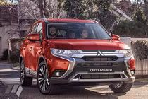 Mitsubishi Outlander 2019 "chốt giá" từ 505 triệu đồng