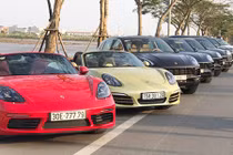 Dàn xế sang tiền tỷ Porsche “show hàng” tại Hà Nội