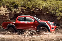 Chi tiết bán tải Nissan Navara N-Guard đặc biệt