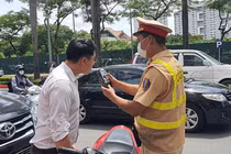 Lái xe ôtô có thể tự đo nồng độ cồn online siêu đơn giản