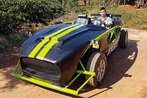 Chàng trai Đắk Nông chế Toyota Cressida 40 triệu thành xe đua