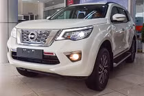 Xe tồn kho cực nhiều, đại hạ giá ôtô từ nay đến Tết