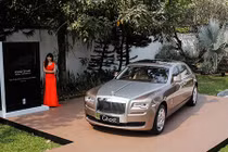 Rolls-Royce Ghost bespoke giá 24 tỷ ra mắt tại Việt Nam