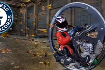 Xe máy 1 bánh WarHorse lập kỷ lục tốc độ Thế giới