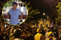 Video: Dân ùa ra kín đường tò mò xem cảnh sát vừa vây ráp Tuấn “Khỉ“